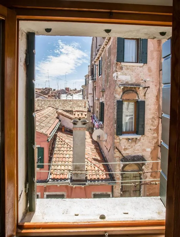 Le Sorelle Venise 0*,