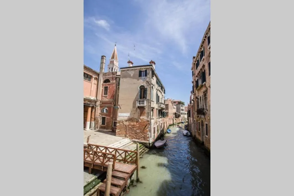Le Sorelle Venice 0*,  Italy